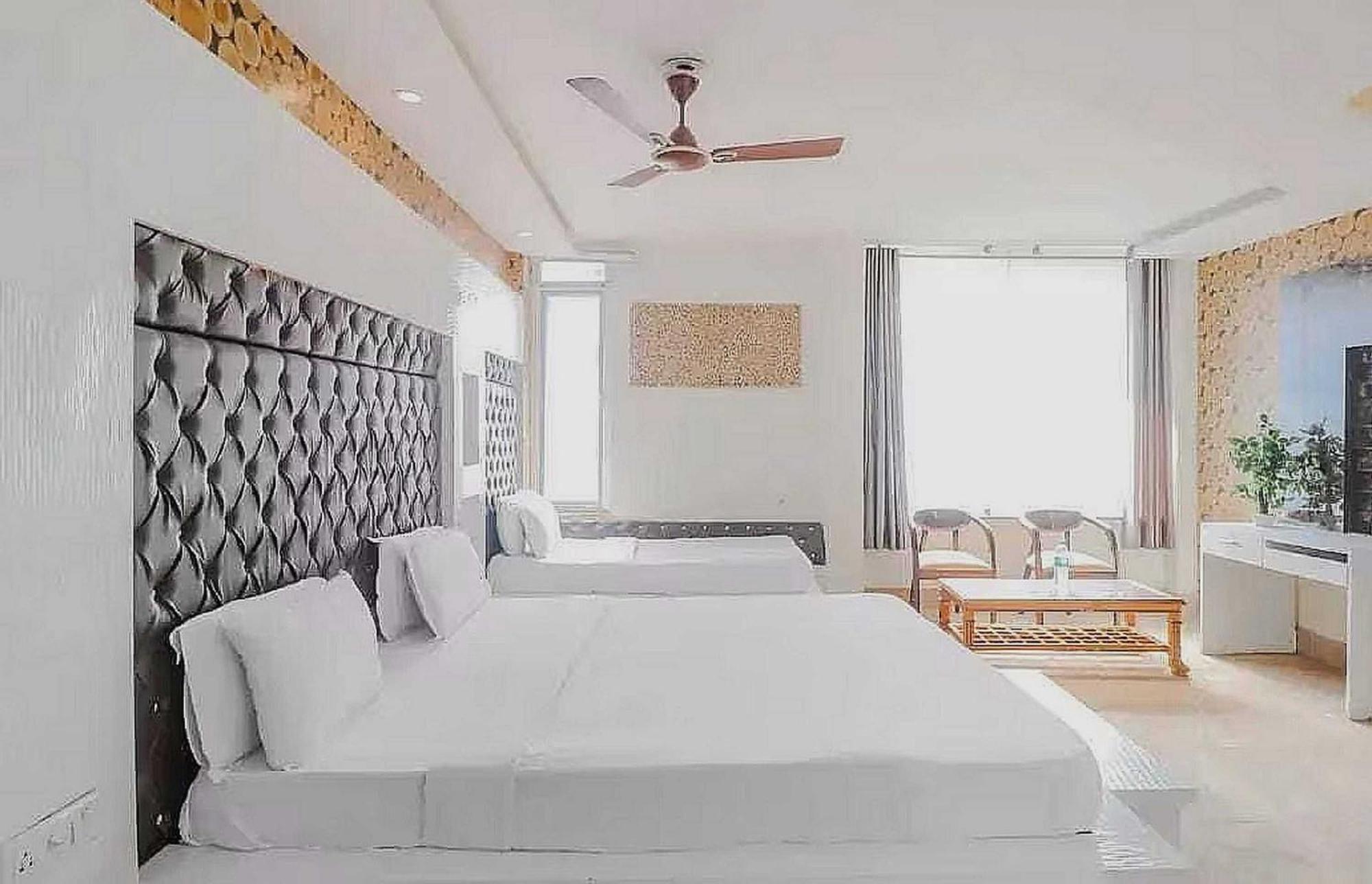 Super Hotel O Vivaan Residency Rohtak Экстерьер фото
